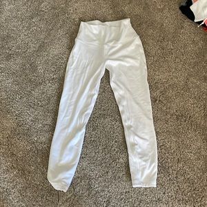 White Lululemon align leggings